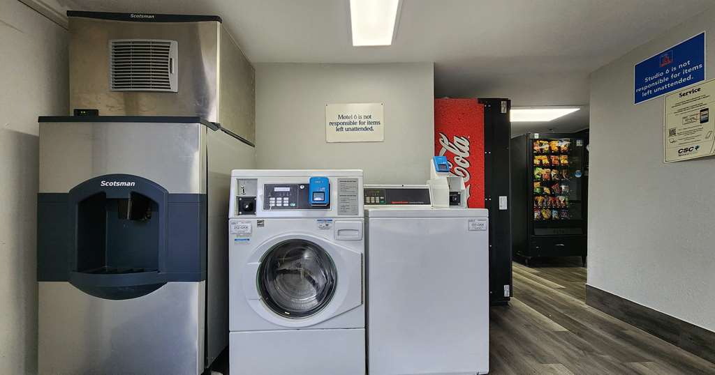 Motel 6 Houston TX Medical Center NRG Stadium - photo 36