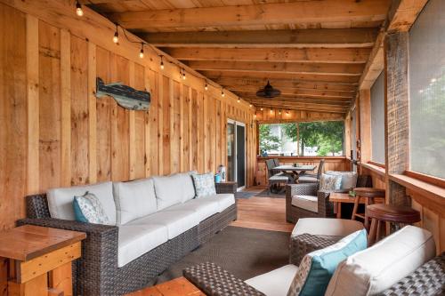 Mountains to Sea by Oak Island Accommodations - photo 29