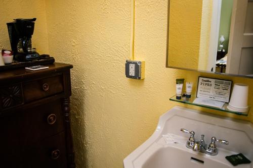 Rockwood Motor Court - photo 20