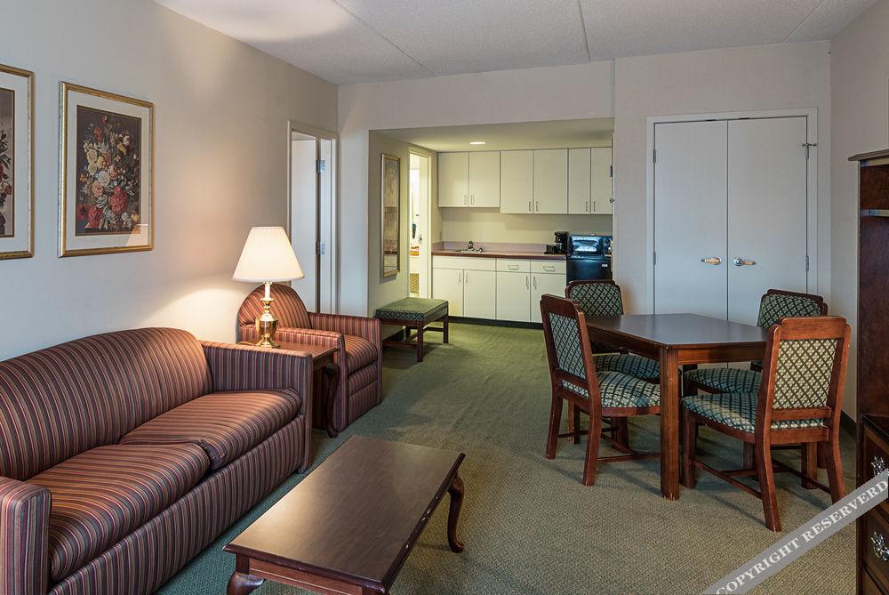 Clarion Hotel & Conference Center - photo 3