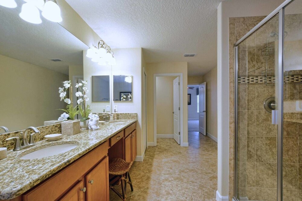 Luxurious 6BD Pool Home With Best Resort Amenities Two Master Suites and Big Pool Area #6pp917 - photo 28