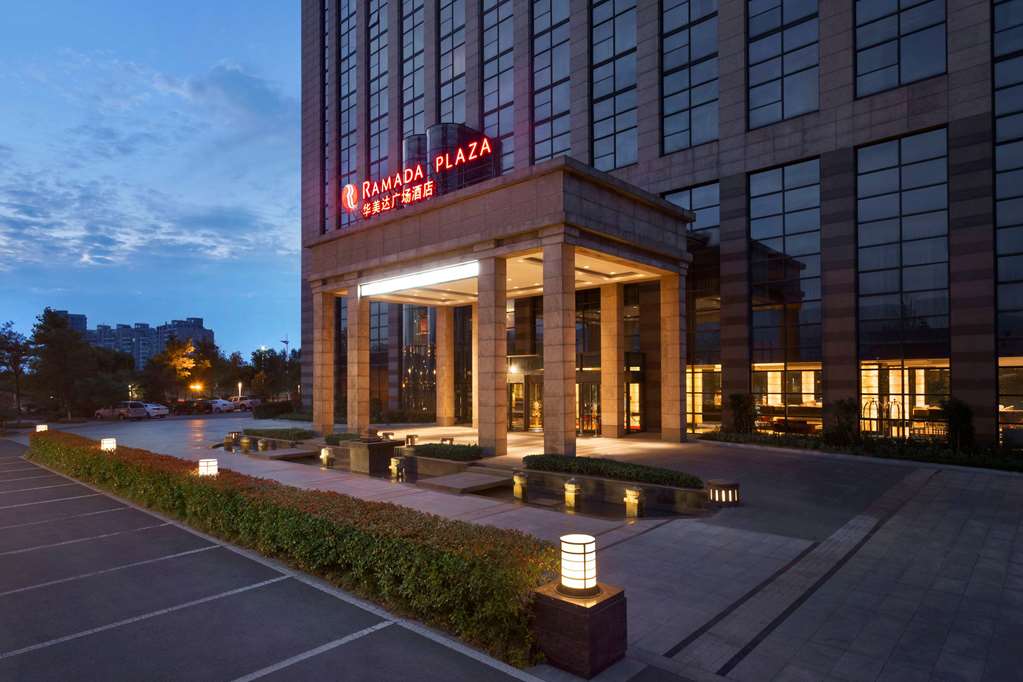 Ramada Plaza Lianyungang - carbon neutral hotel in Lianyungang