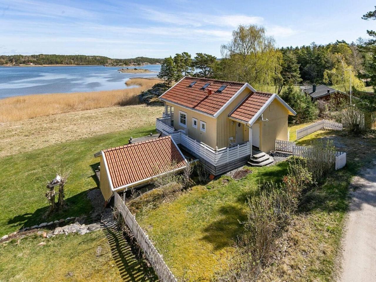 8 person holiday home in STRÖMSTAD By Traum — 4-Star Luxury Hotel in Stroemstad, Sweden