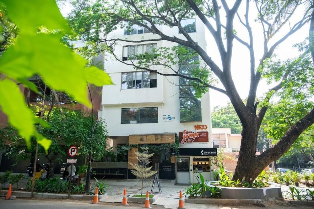 Stopover Backpackers Stay — 5-Star Luxury Hotel in Bengaluru, India