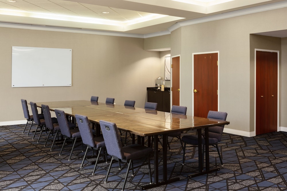 Courtyard by Marriott Louisville Airport - photo 33