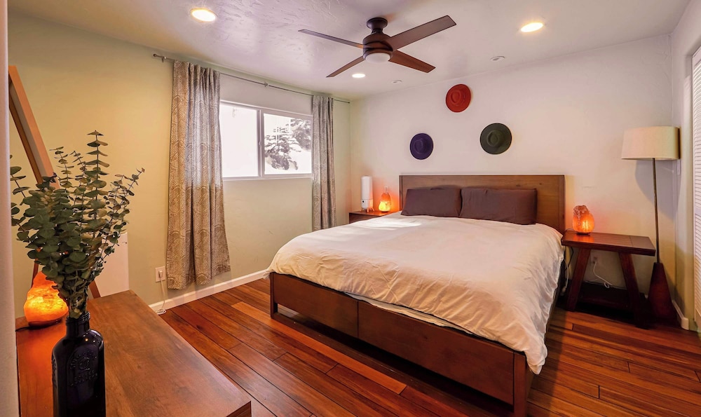 Tahoe Trail Retreat Steps From The Trt — South Lake Tahoe