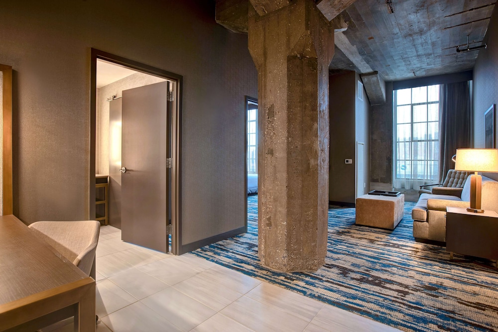 Embassy Suites by Hilton Rockford Riverfront - photo 25
