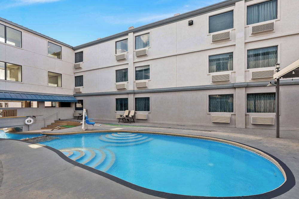 SureStay Plus Hotel by Best Western Lubbock Medical Center - photo 38