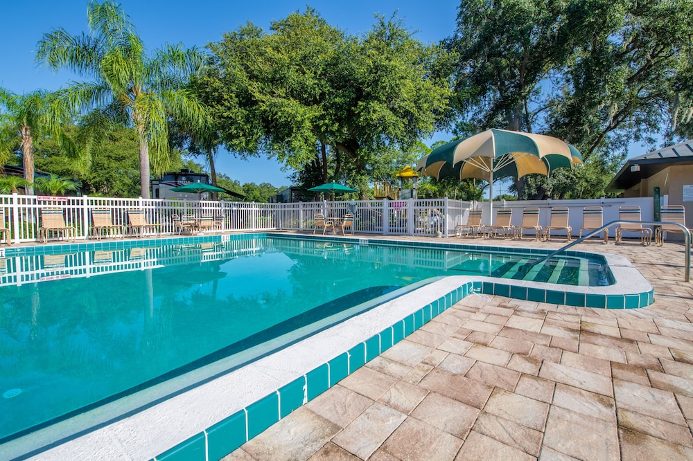 Tampa East RV Resort Campground - photo 10