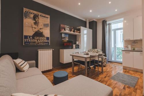 2 Bedroom Free WiFi Italian Star Apartment — 4-Star Luxury Hotel in Trieste, Italy
