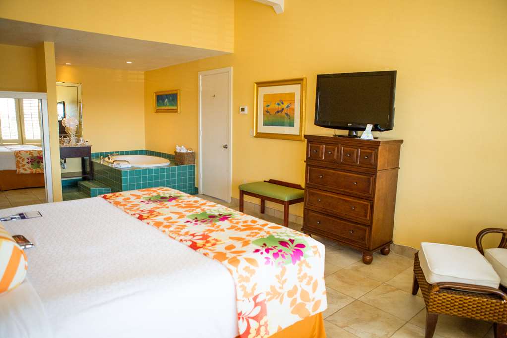 Best Western Plus Yacht Harbor Inn - photo 8