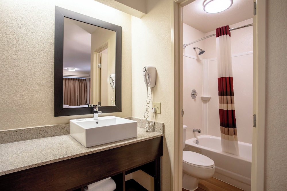 Red Roof Inn PLUS Pittsburgh East Monroeville - photo 21