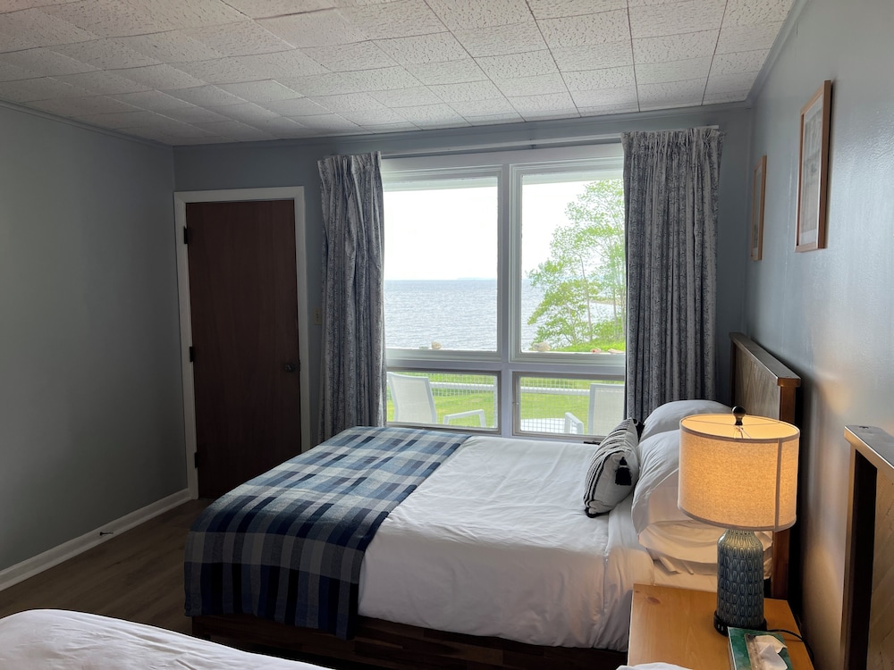 The High Tide Inn - photo 66