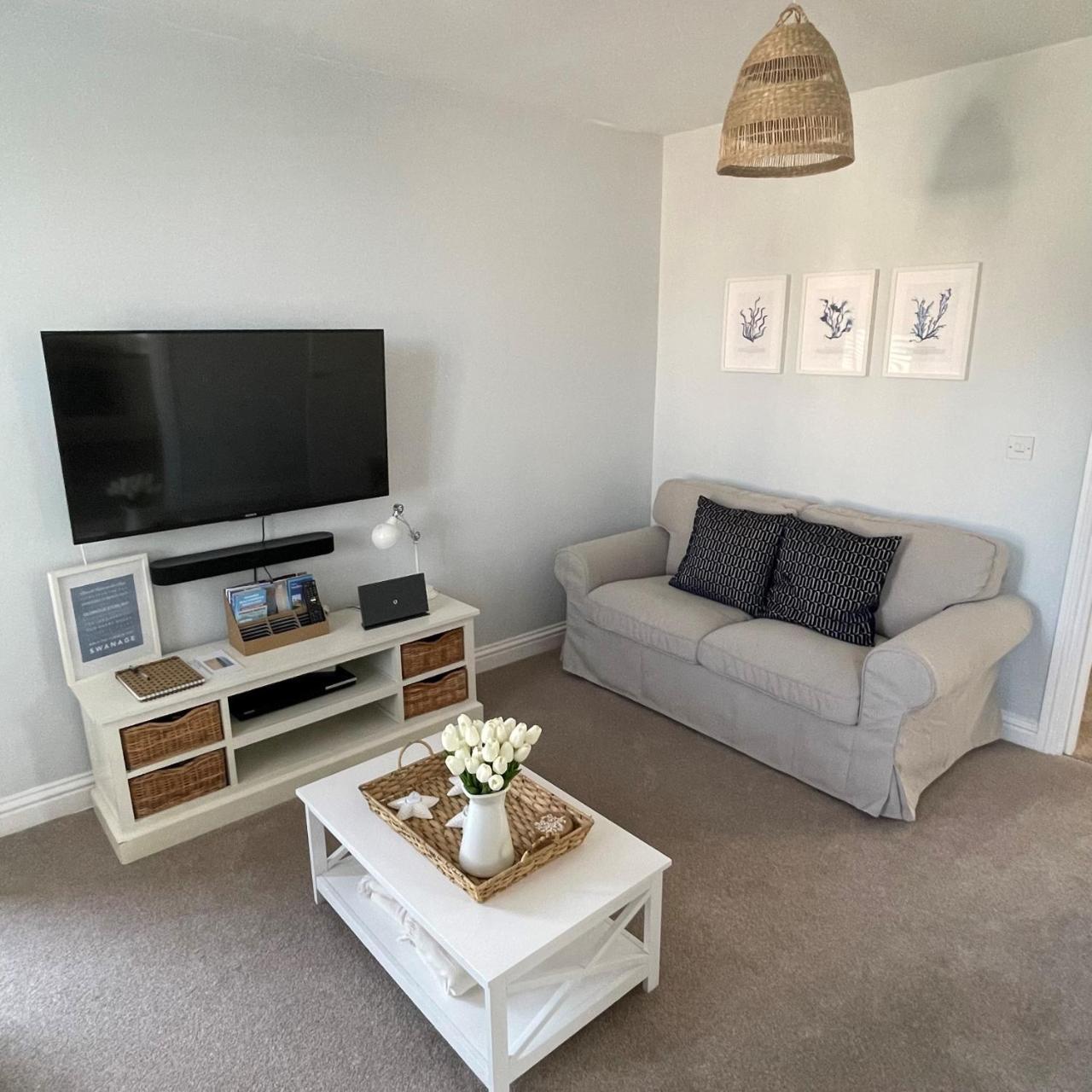 Swanage Bay Coastal Apartment — 4-Star Luxury Hotel in Swanage, United Kingdom