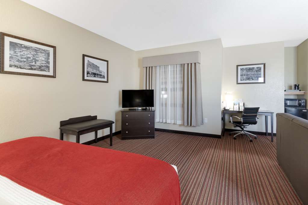 Best Western Plus Bradbury Inn & Suites - photo 23