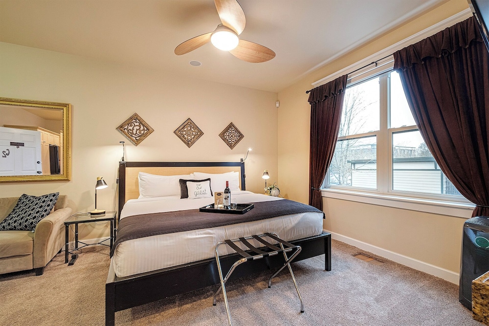 The Orenco Station Hotel - photo 35