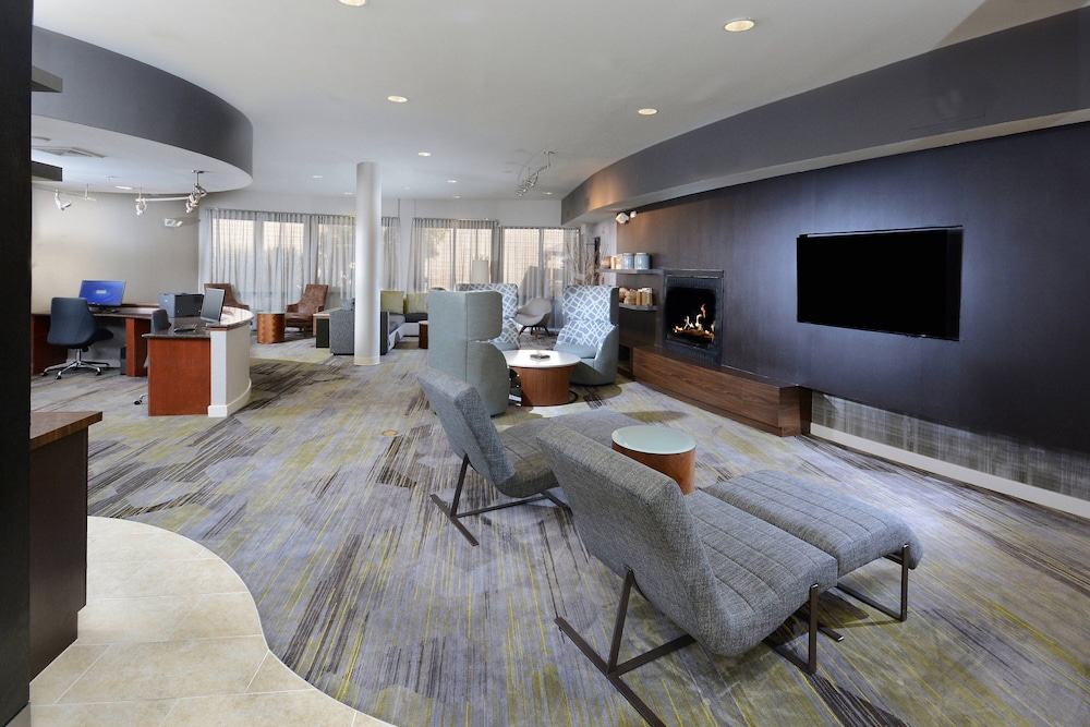 Courtyard by Marriott Danville - photo 2