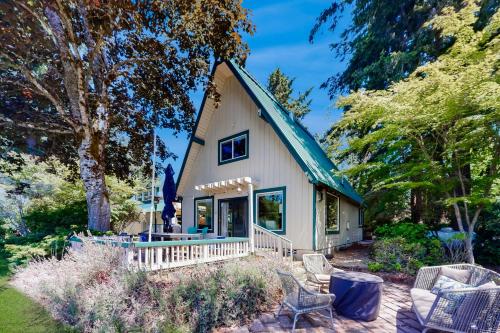 Leisure Lakehouse — hotel in Lacey