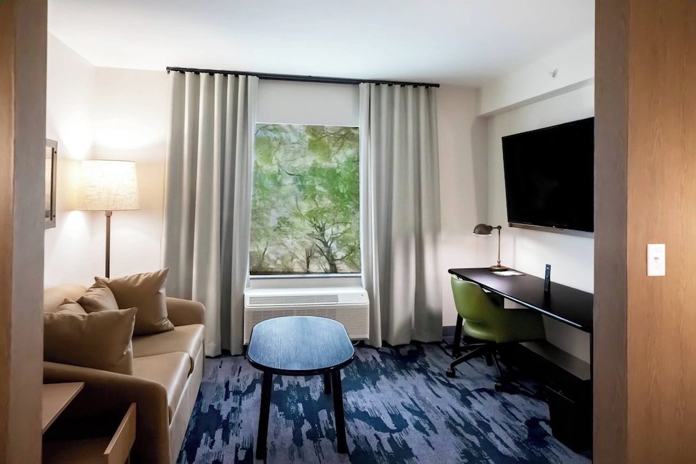 Fairfield Inn & Suites by Marriott Louisville Airport - photo 5