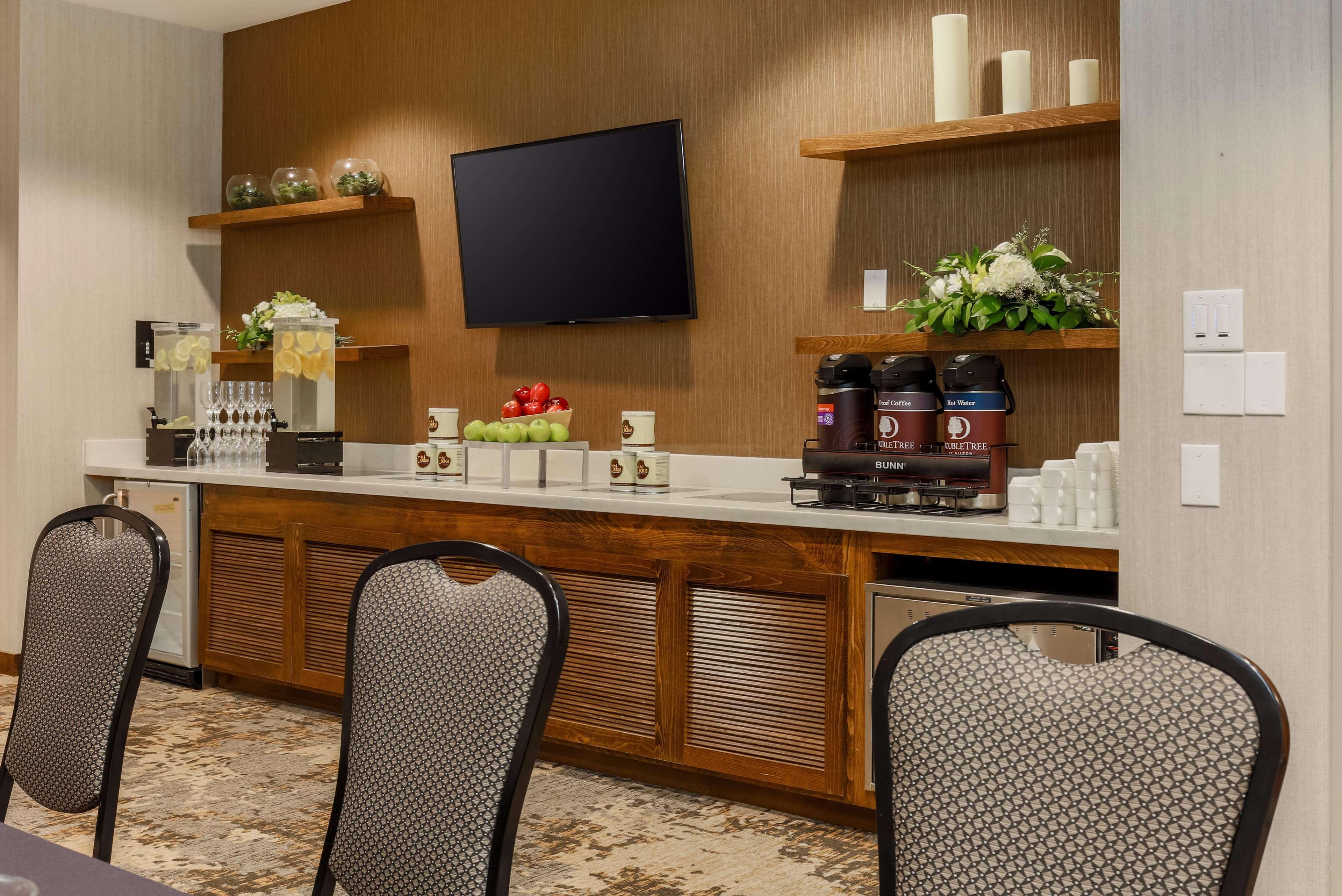 DoubleTree Suites by Hilton Sacramento Rancho Cordova - photo 38