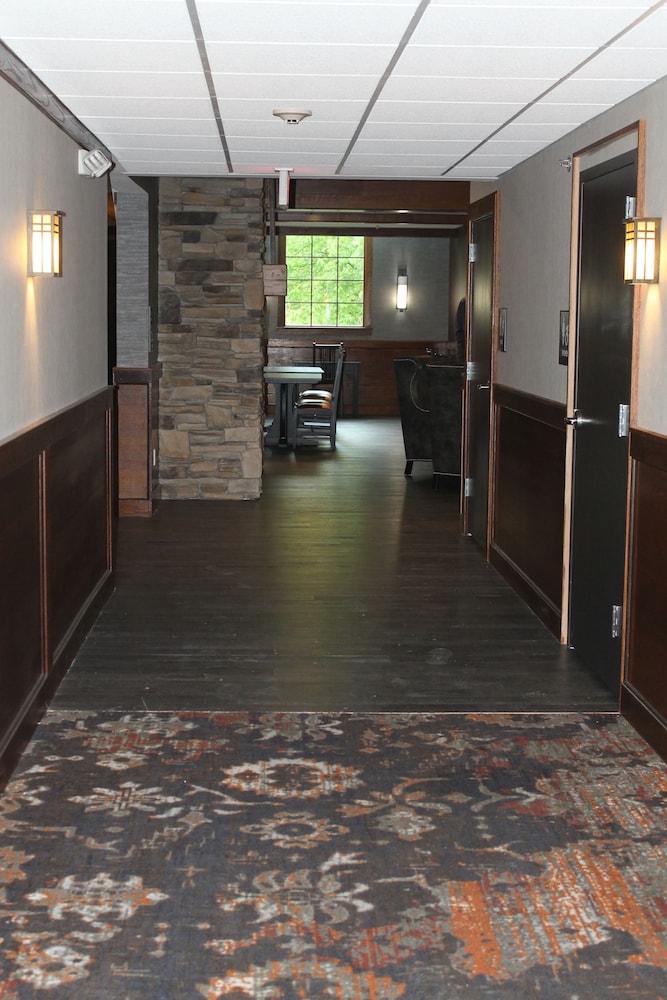 The Craftsman Inn & Suites - photo 2