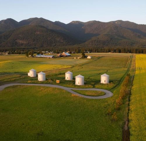 Clark Farm Silos 5 Silo Mountain View Retreat — Kalispell