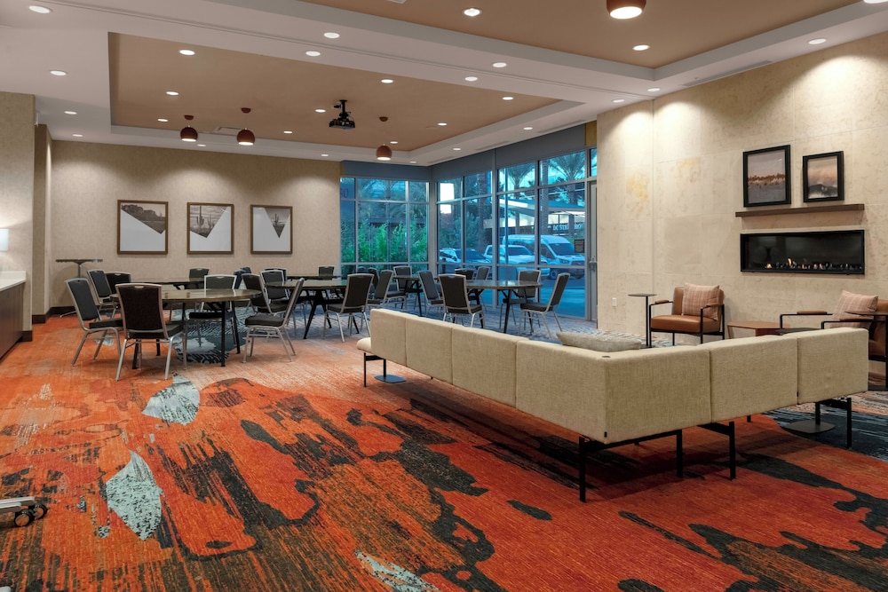 Hilton Garden Inn Chandler Downtown - photo 32