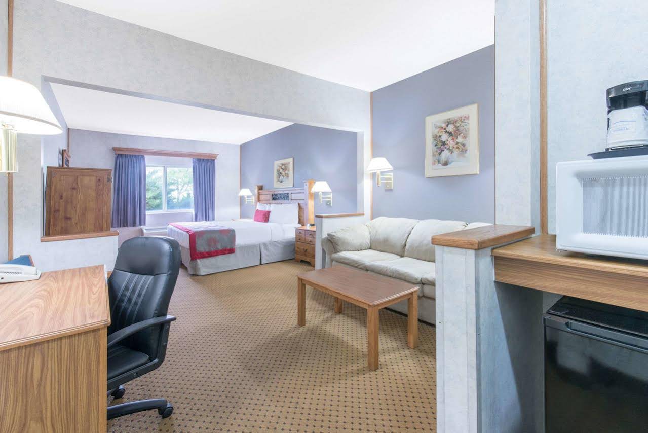 Ramada Limited Bismarck Northeast - photo 31