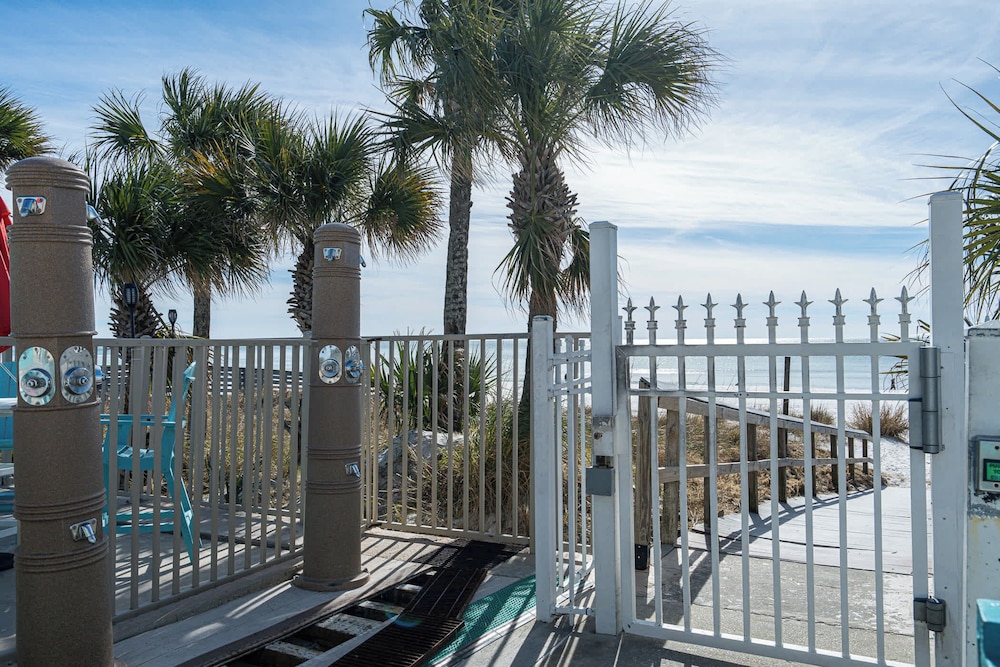 The Turtle Nest Resort Condo w Pool - photo 32