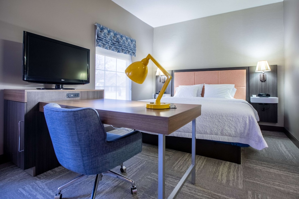Hampton Inn Hadley Amherst Area - photo 8