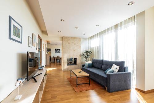 AirHome The Admiral House