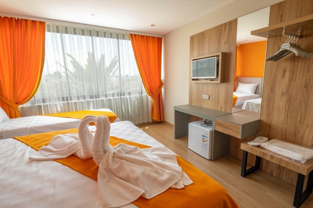 Akcay Mas Palmiye Otel in Edremit, Turkey