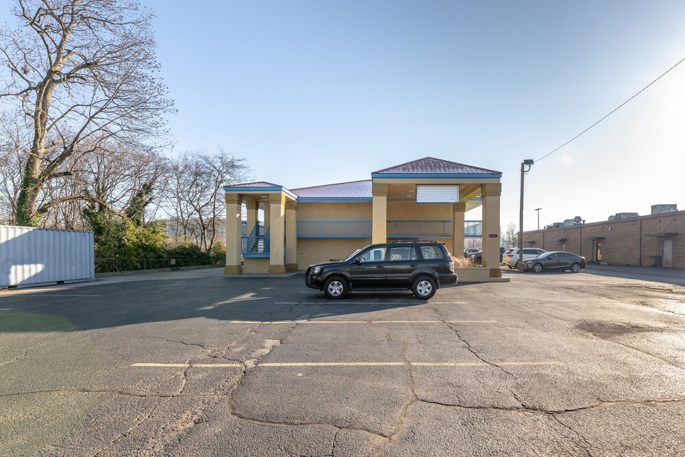 OYO Hotel Rome GA Historic District - photo 24