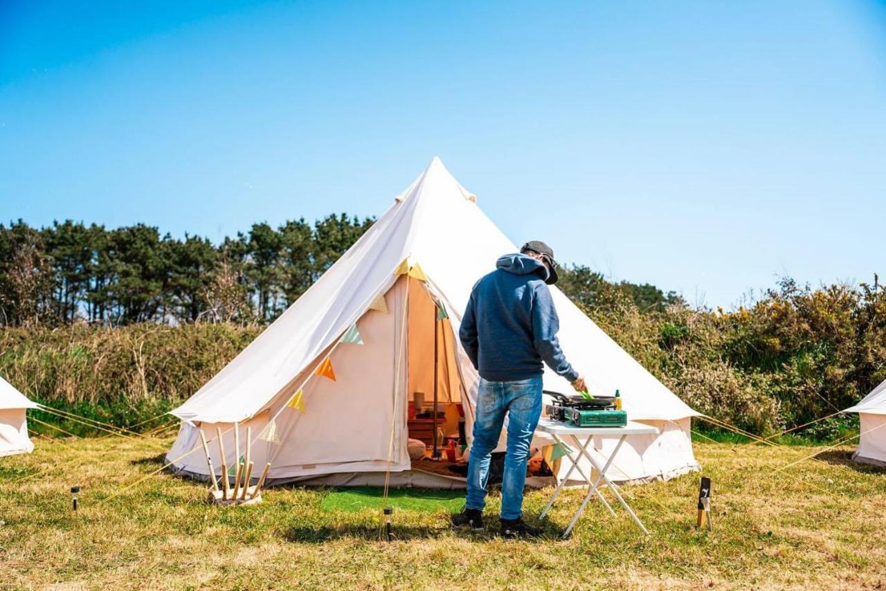 Lakeside Glamping Firecrest in Saint Columb Major, United Kingdom