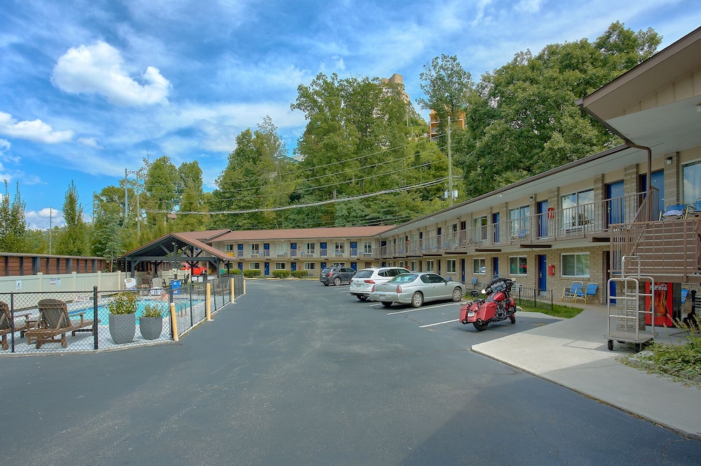 Sidney James Mountain Lodge - photo 7