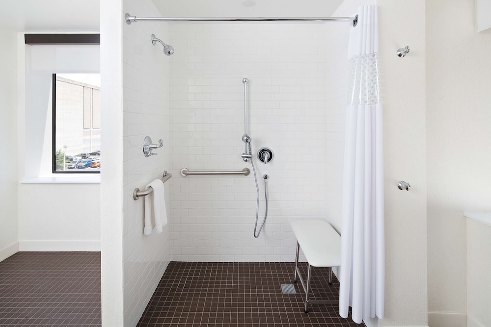 Hampton Inn & Suites Dallas Downtown - photo 38