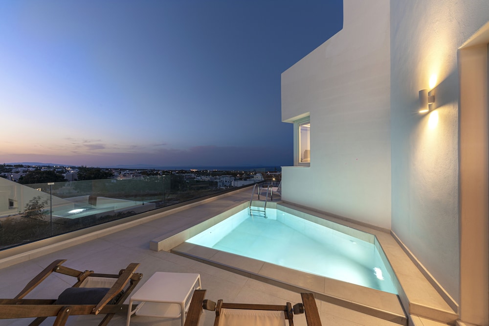 Santo Bloom Luxury Villas — 4-Star Luxury Hotel in Fira, Greece