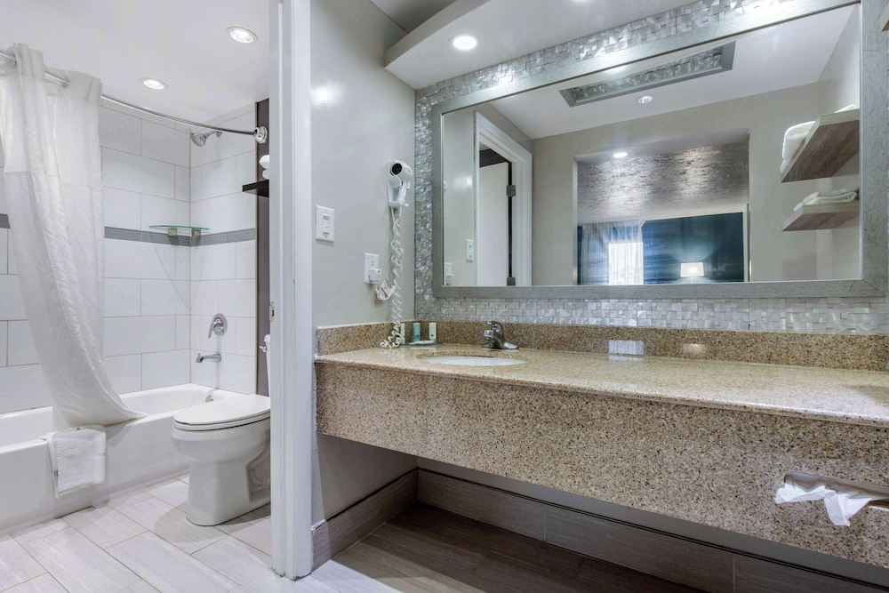 Quality Inn Carolina Oceanfront - photo 28
