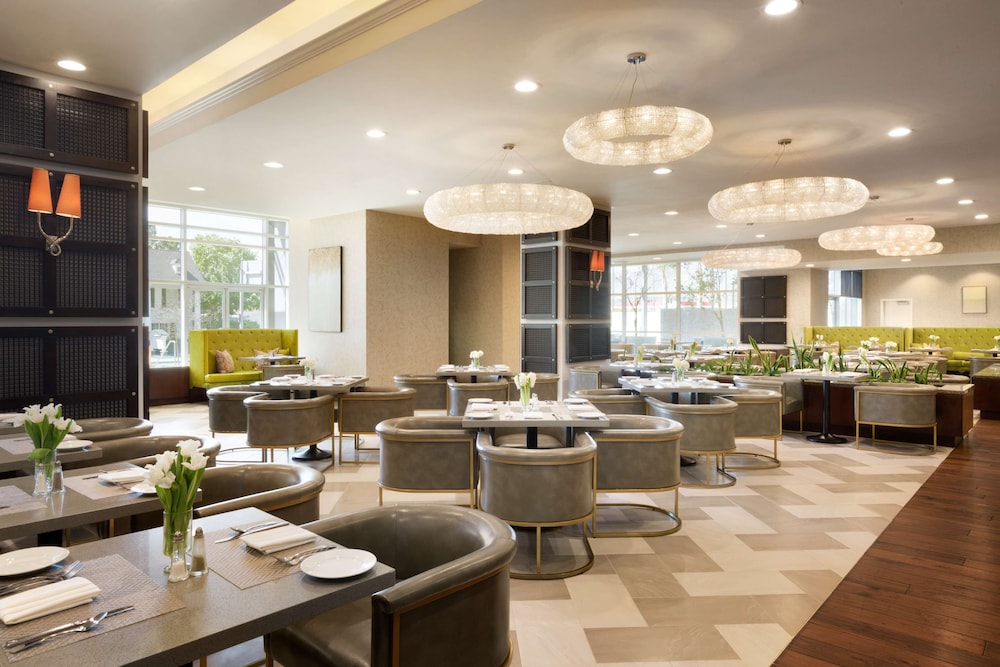 Embassy Suites Los Angeles Glendale - photo 28
