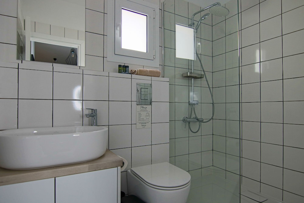 Phaedrus Living: Seaside Romantic Flat Limnaria123