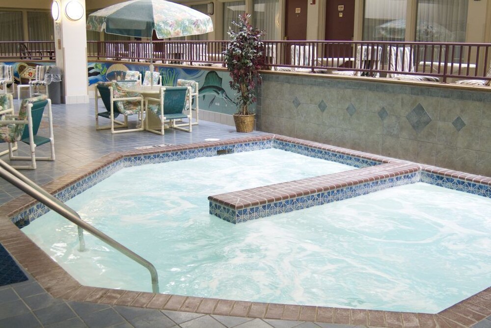 Best Western Plus Wausau Tower Inn - photo 32