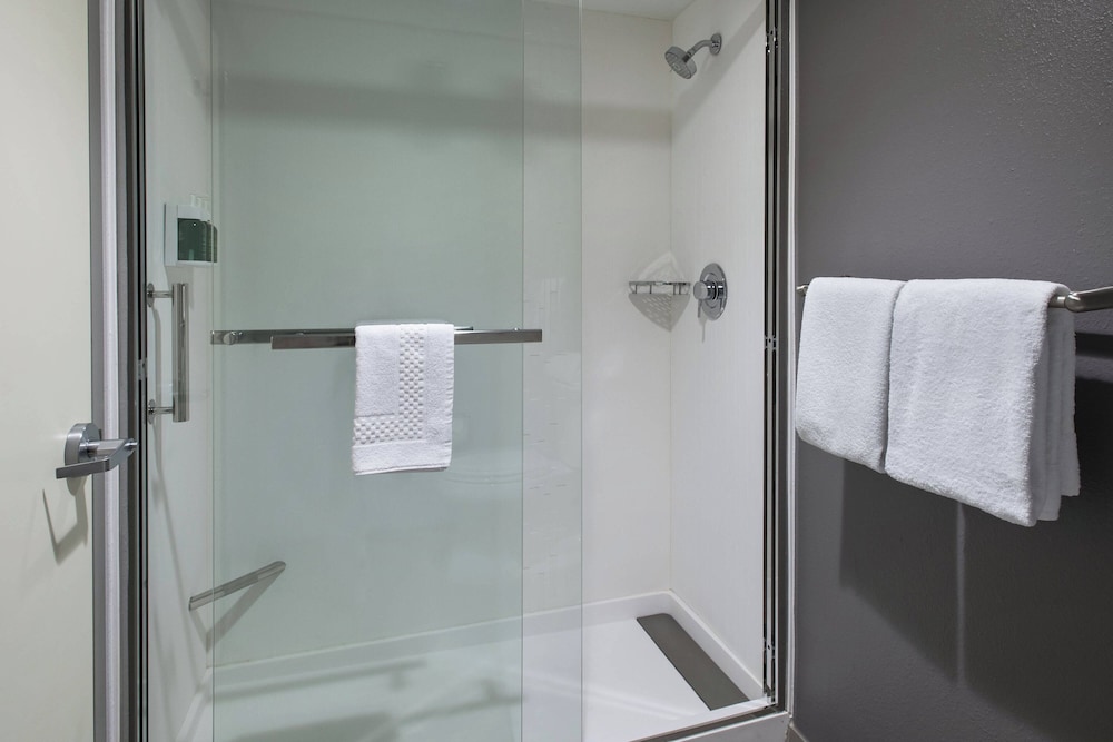 Courtyard by Marriott Norwalk - photo 15
