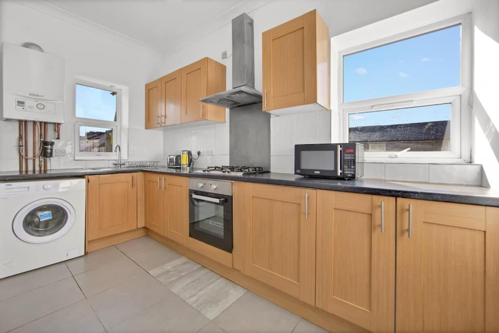 Central Reading 3 bed apartment