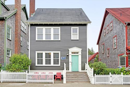 Moon Dance by Seabrook Hospitality in Huntington Beach, United States