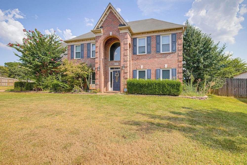 Residential Cul De Sac Suburban Memphis Hideaway — Cordova