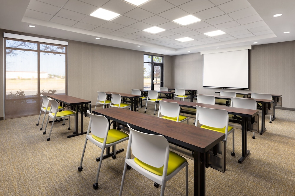 SpringHill Suites by Marriott Fresno - photo 42