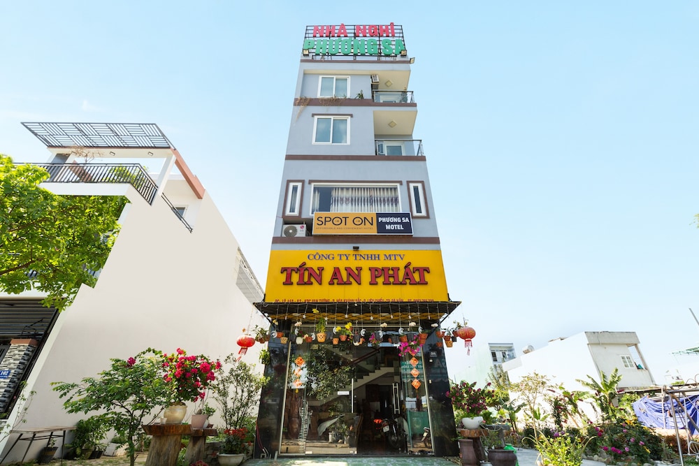Spot On 979 Phuong Sa Motel in Lien Chieu, Vietnam