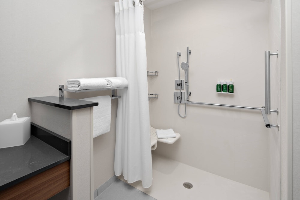 Fairfield Inn & Suites by Marriott Lake Geneva - photo 14