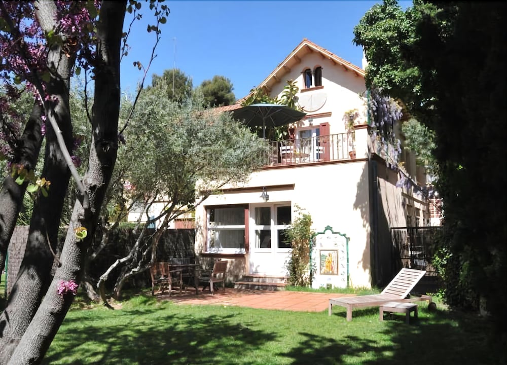 Tibidabo Apartments — 4-Star Luxury Hotel in Barcelona, Spain