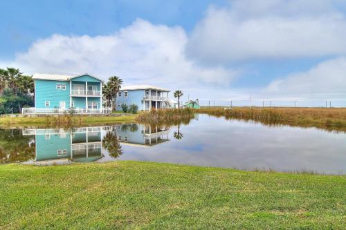 Casa Las Palmas Boardwalk to the Beach — 4-Star Luxury Hotel in Port Aransas, United States